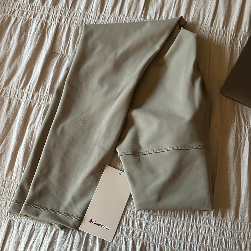 lululemon athletica Wunder train HR tight 25”